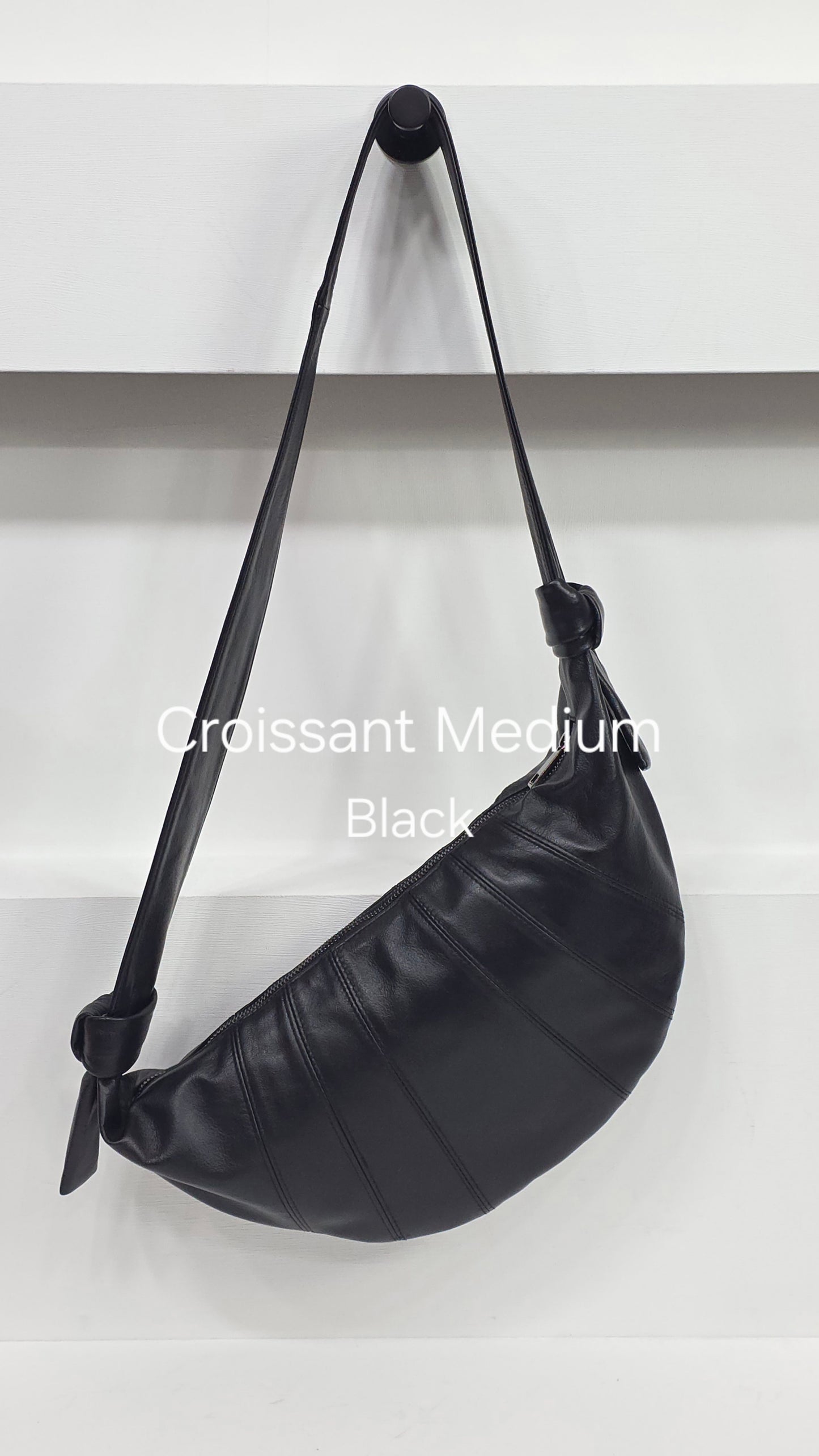 Croissant Medium Black