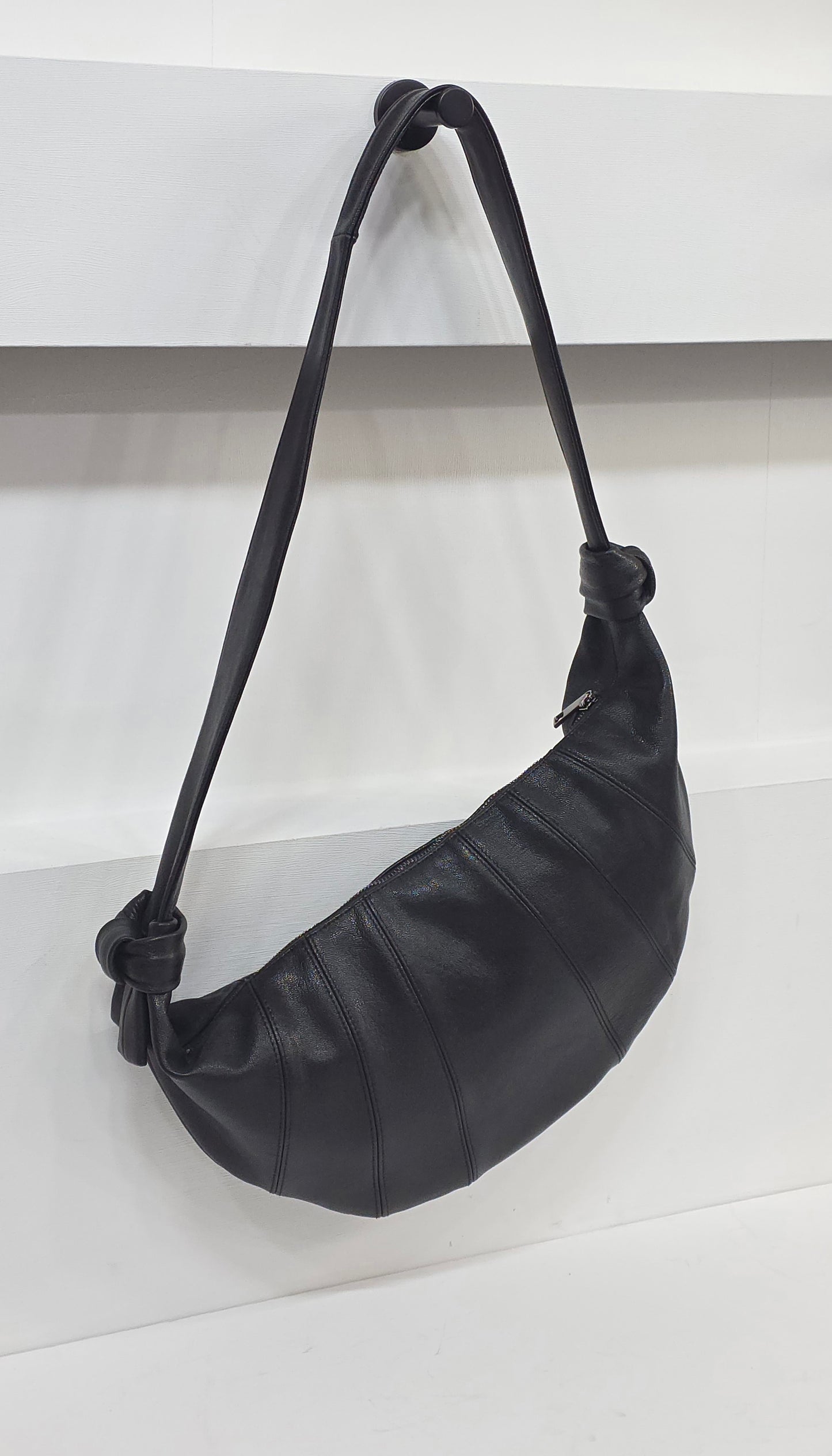 Croissant Large Black