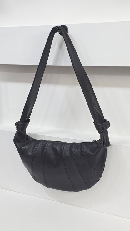 Croissant Large Black