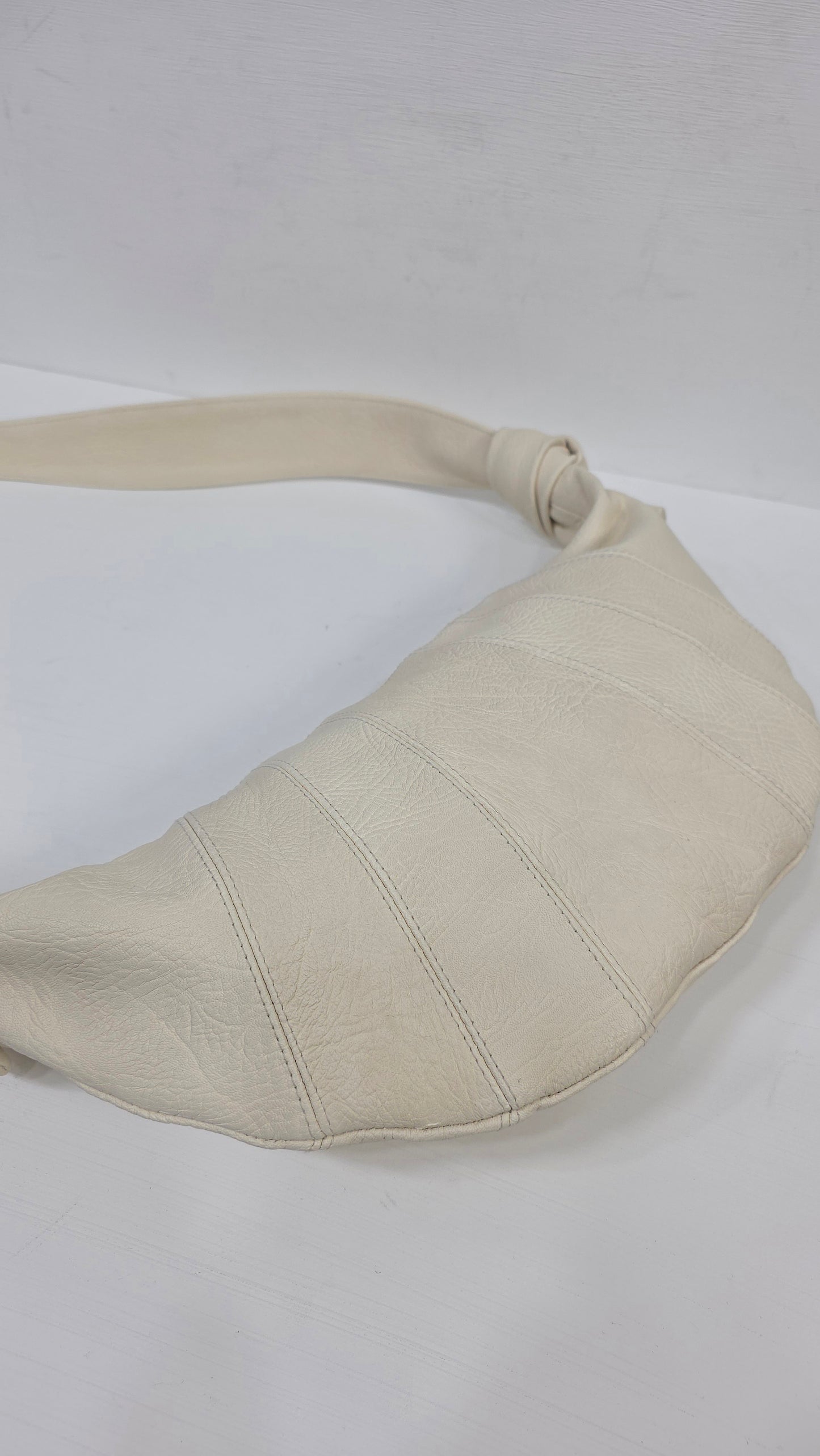 Croissant Medium Cream