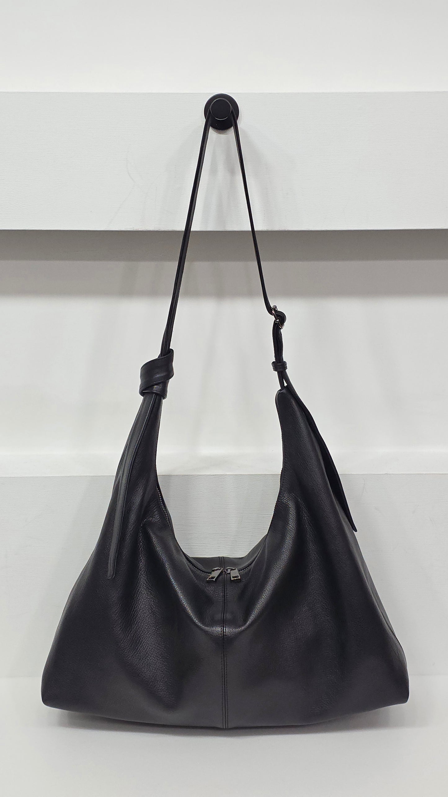 Arc Cross Black