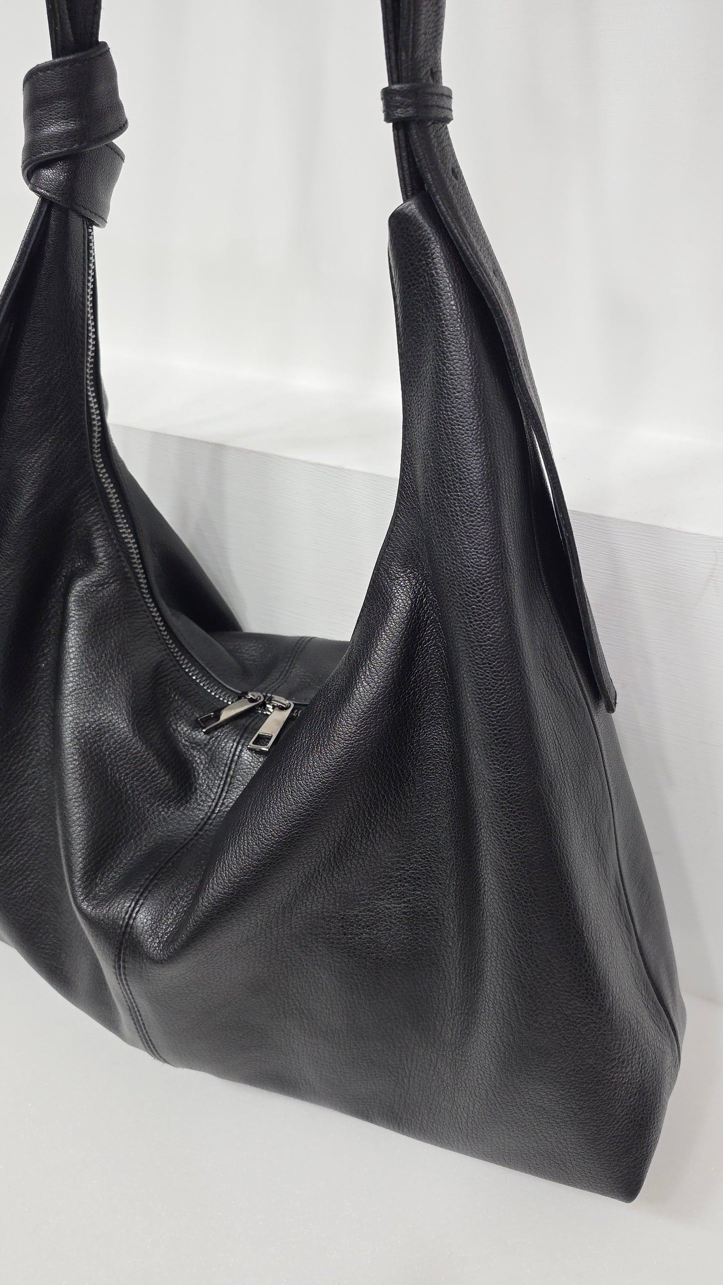Arc Cross Black