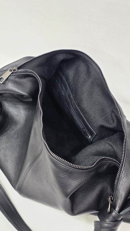 Arc Cross Black