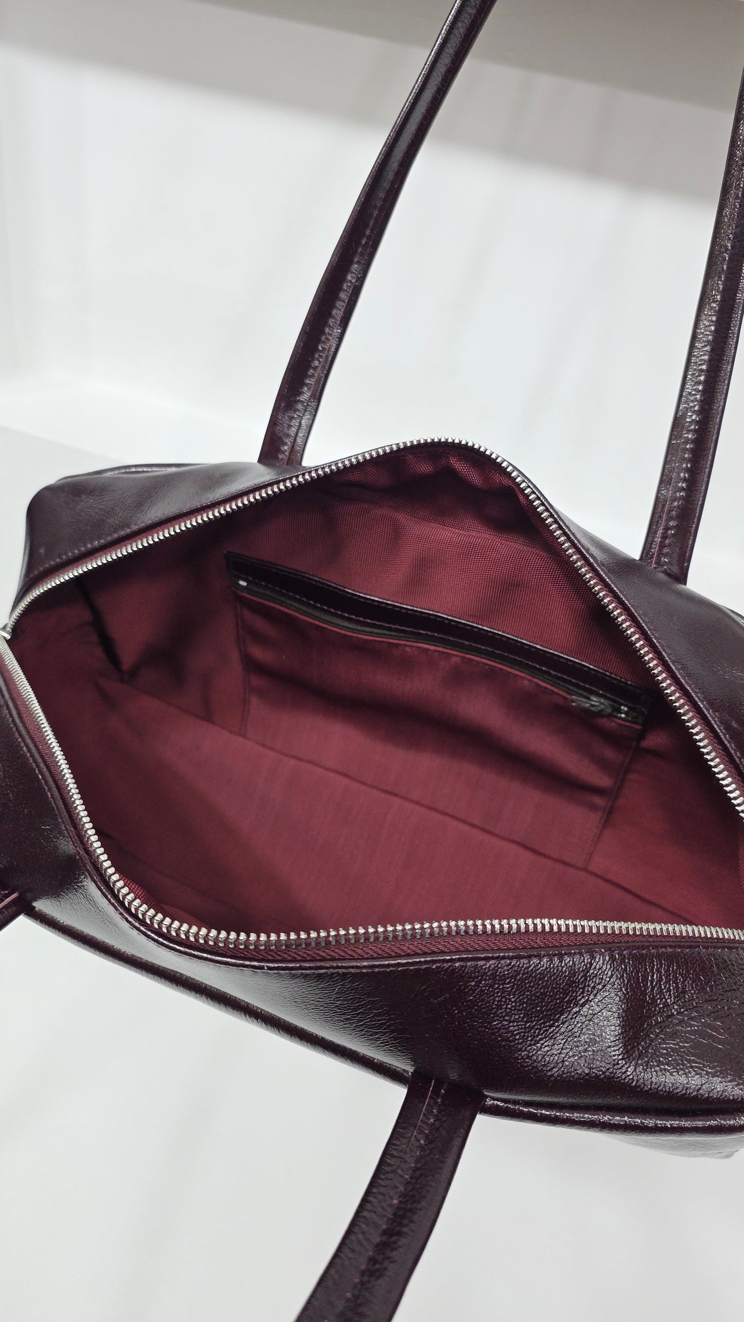 Classic Flat Boston Black Cherry