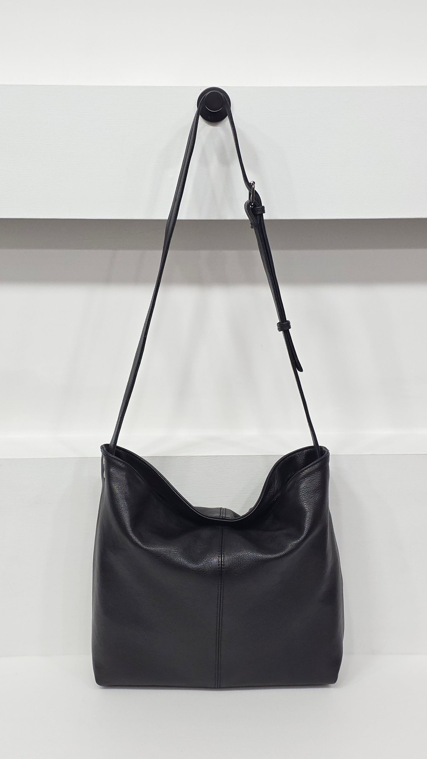Lisa Hobo Black