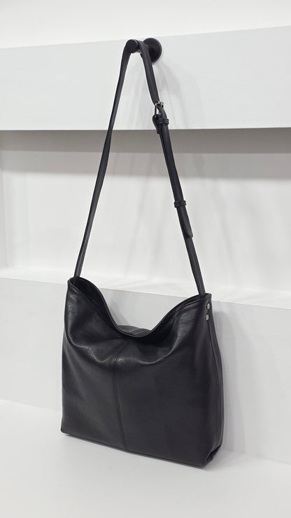 Lisa Hobo Black