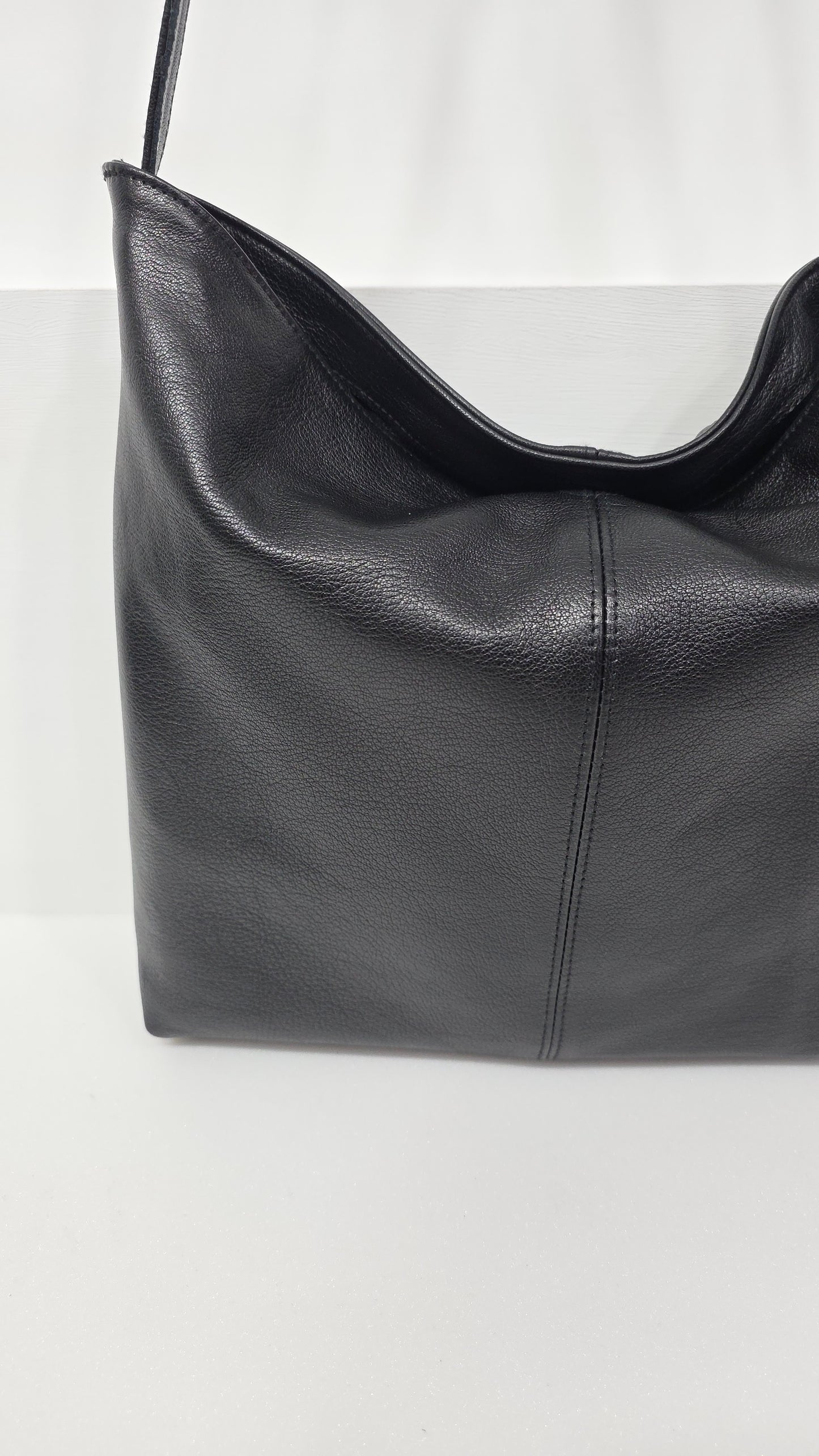 Lisa Hobo Black