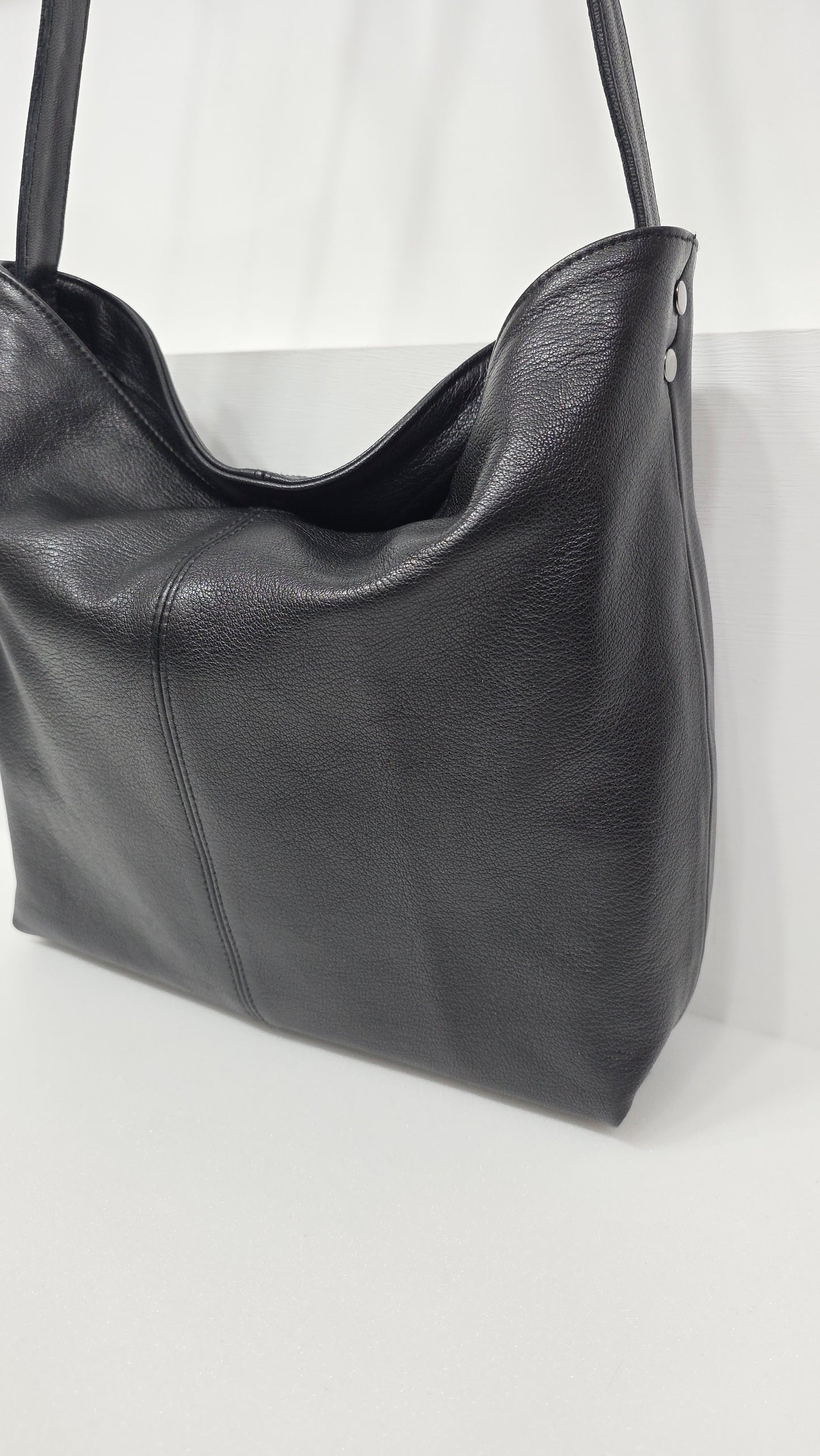 Lisa Hobo Black