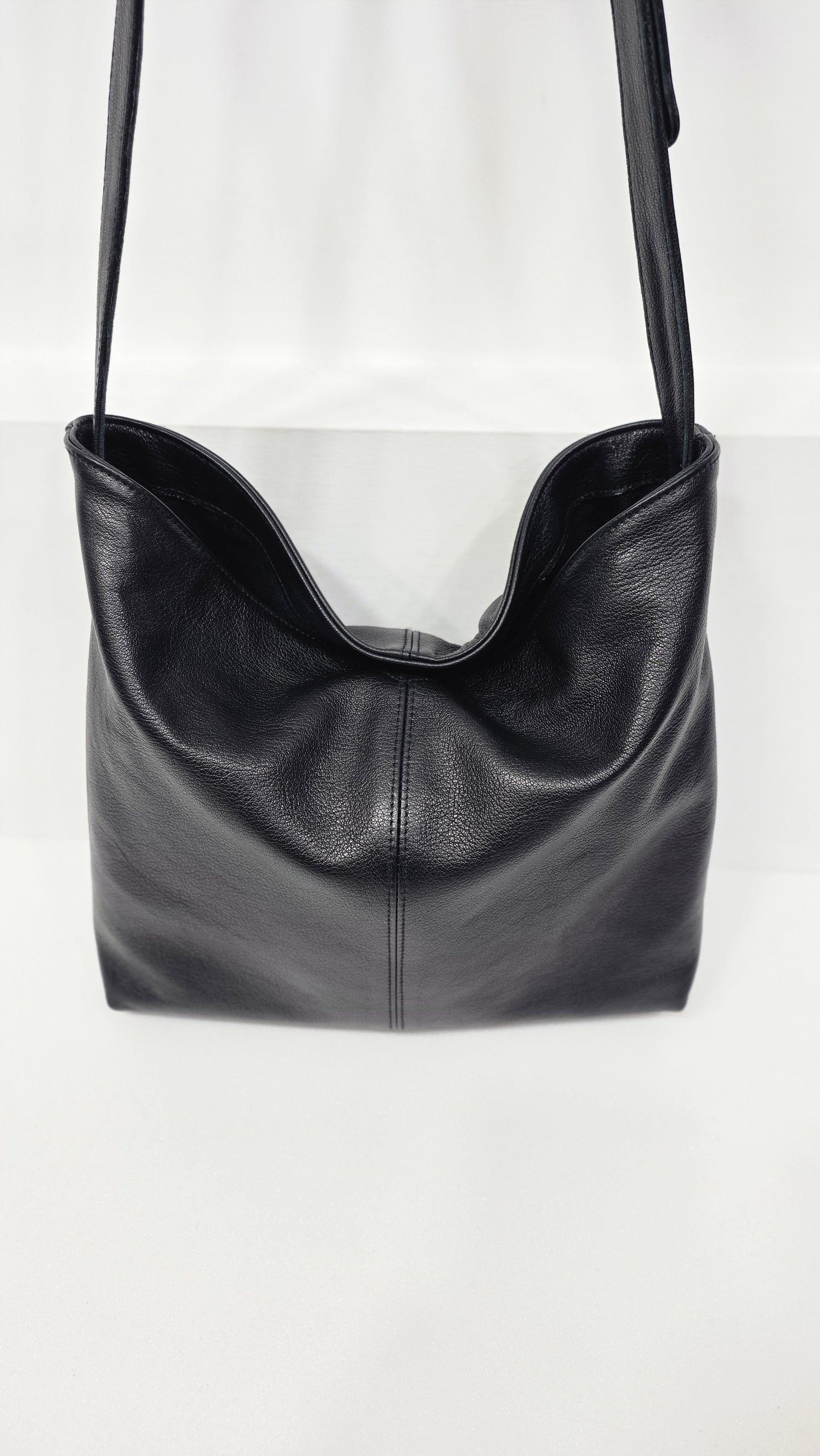 Lisa Hobo Black