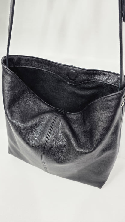 Lisa Hobo Black