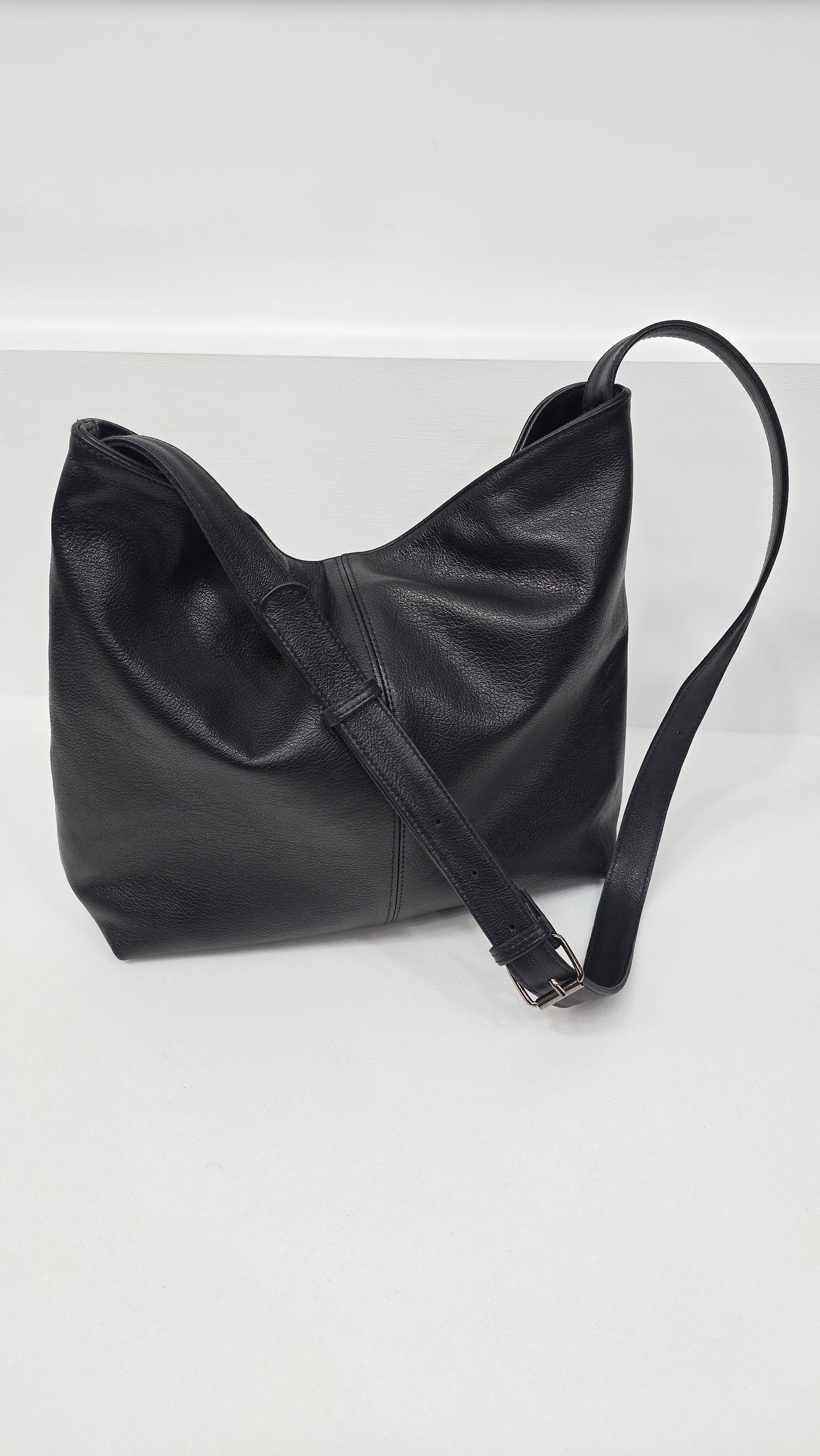 Lisa Hobo Black