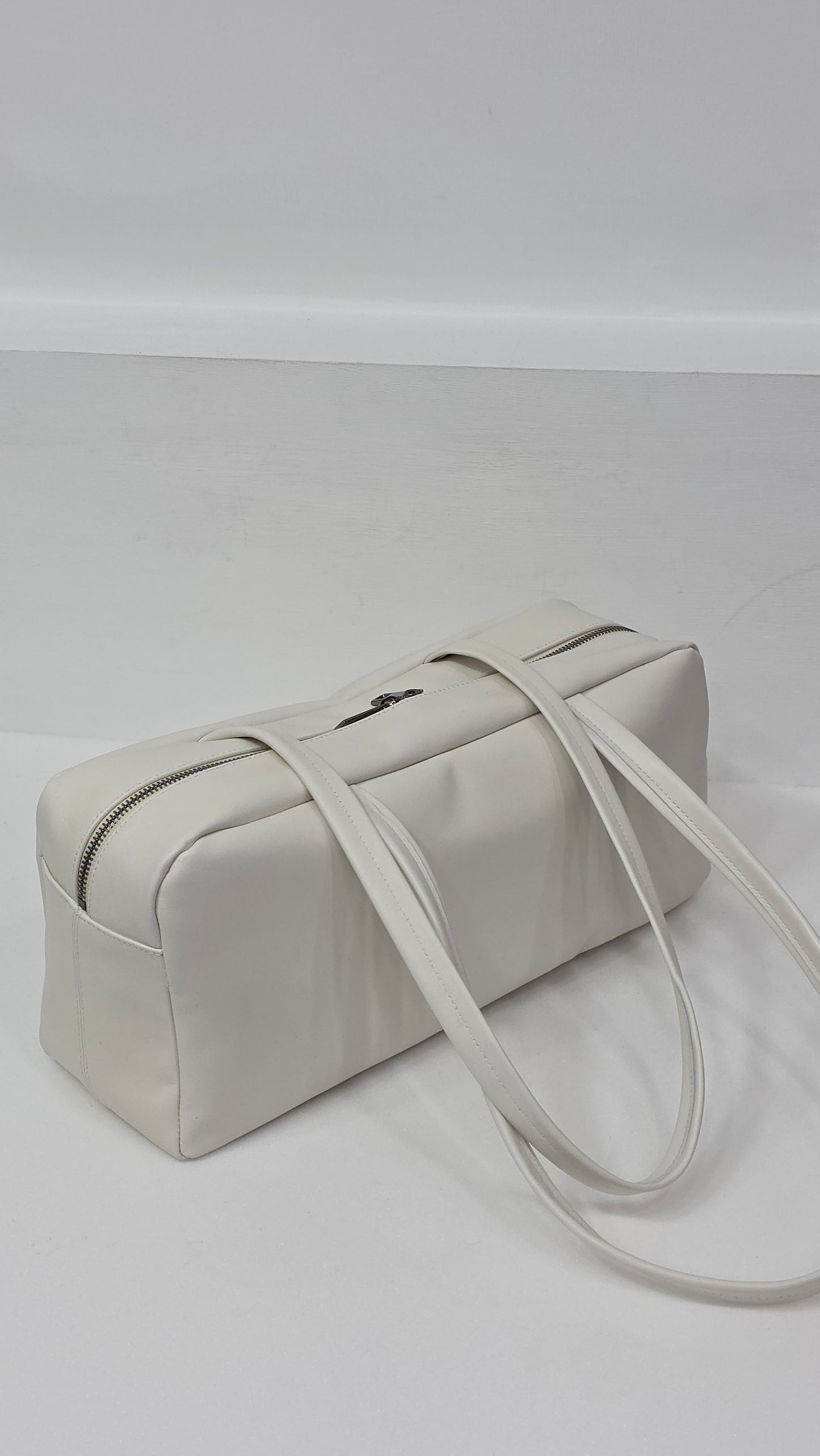 Classic Flat Boston Ivory