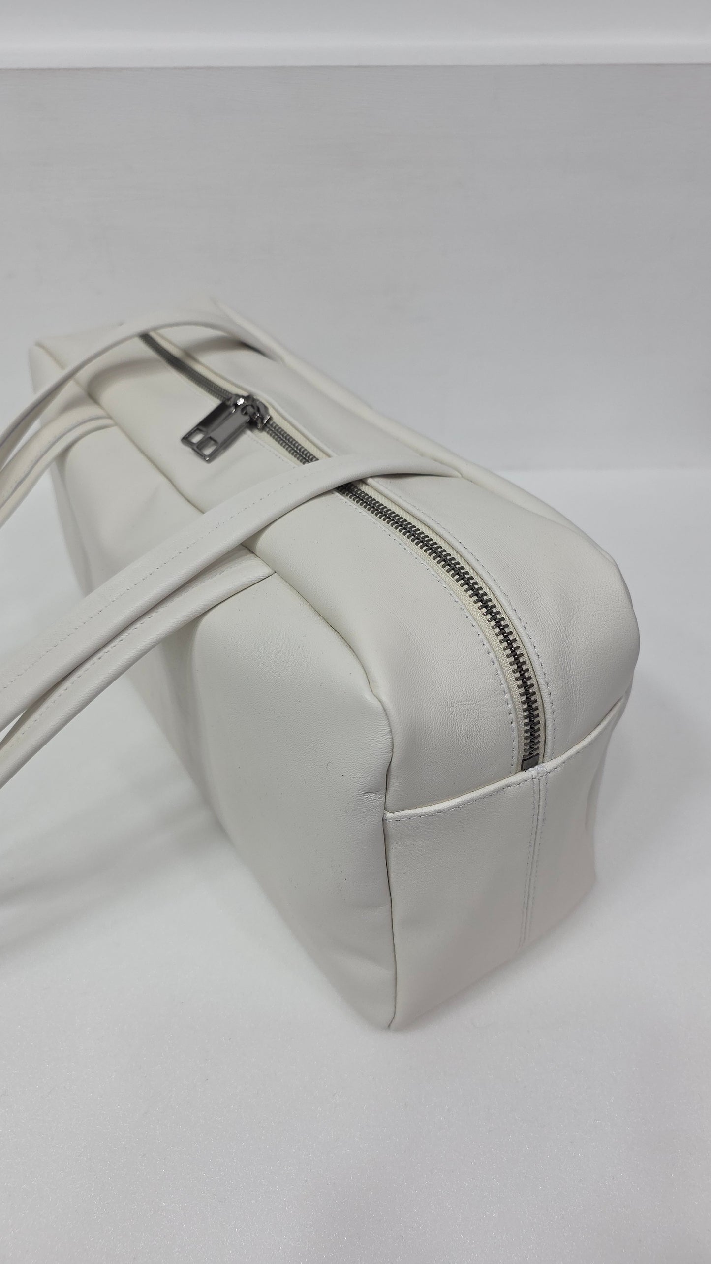 Classic Flat Boston Ivory