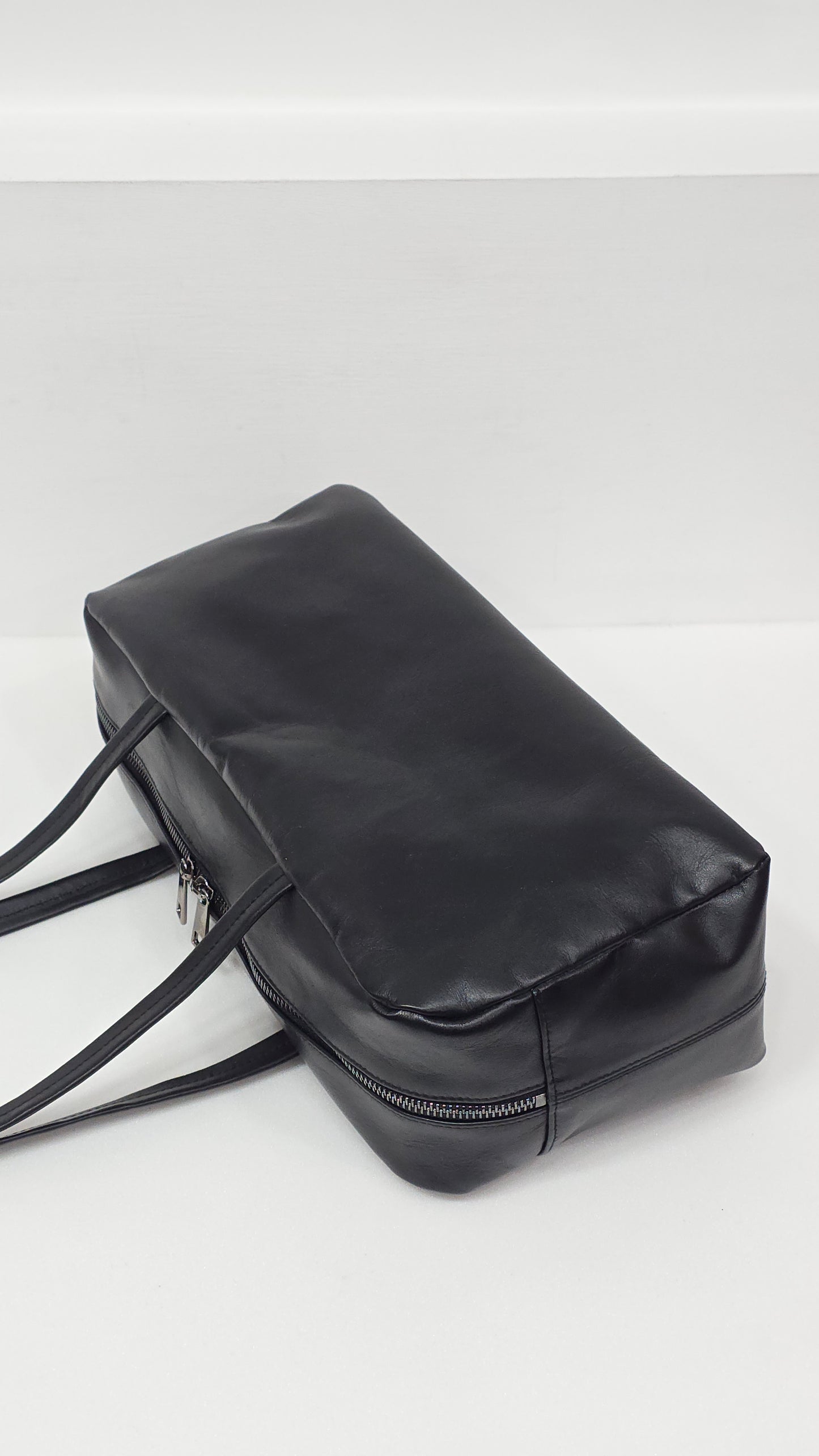 Classic Flat Boston Solid Black