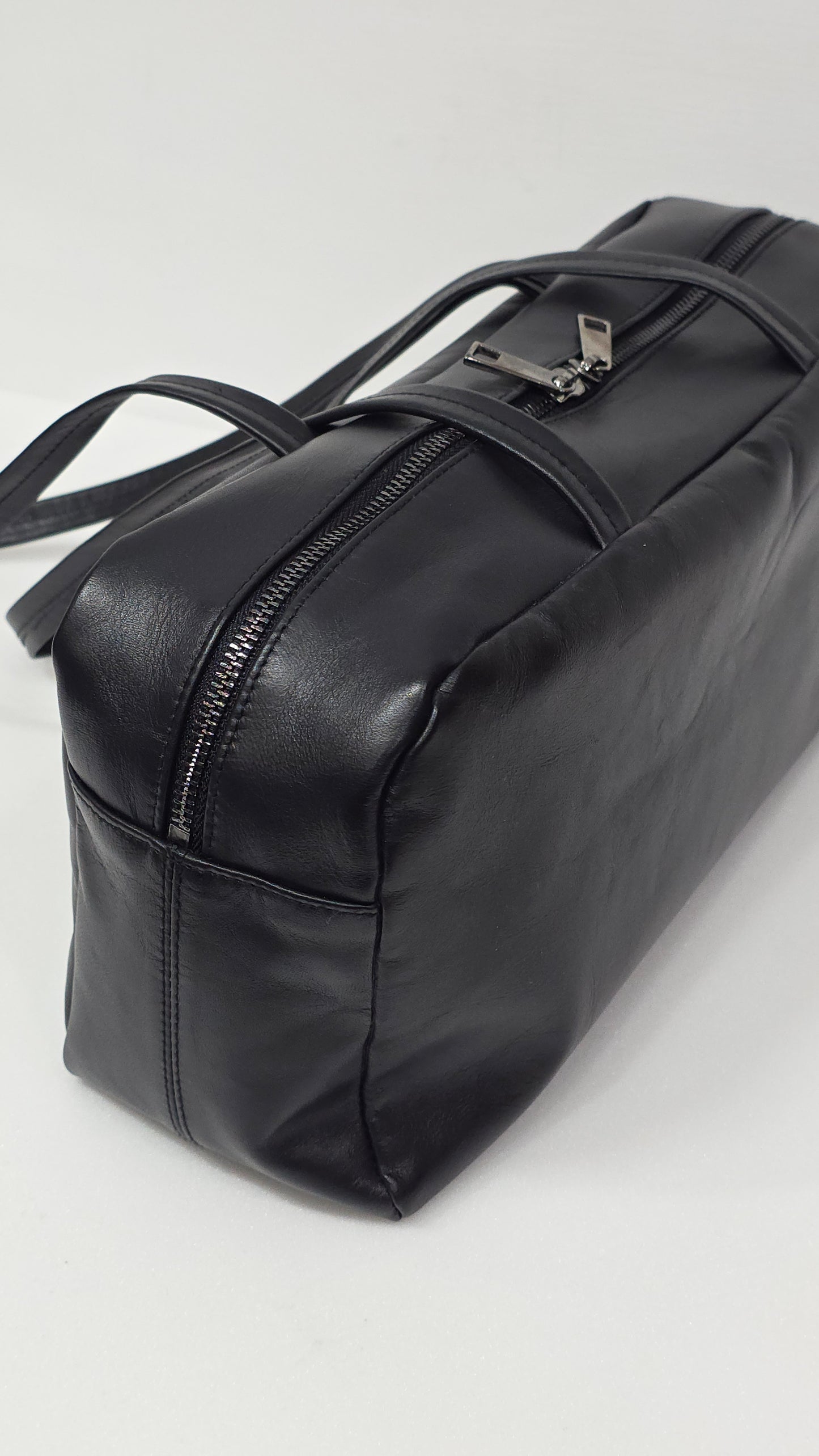 Classic Flat Boston Solid Black