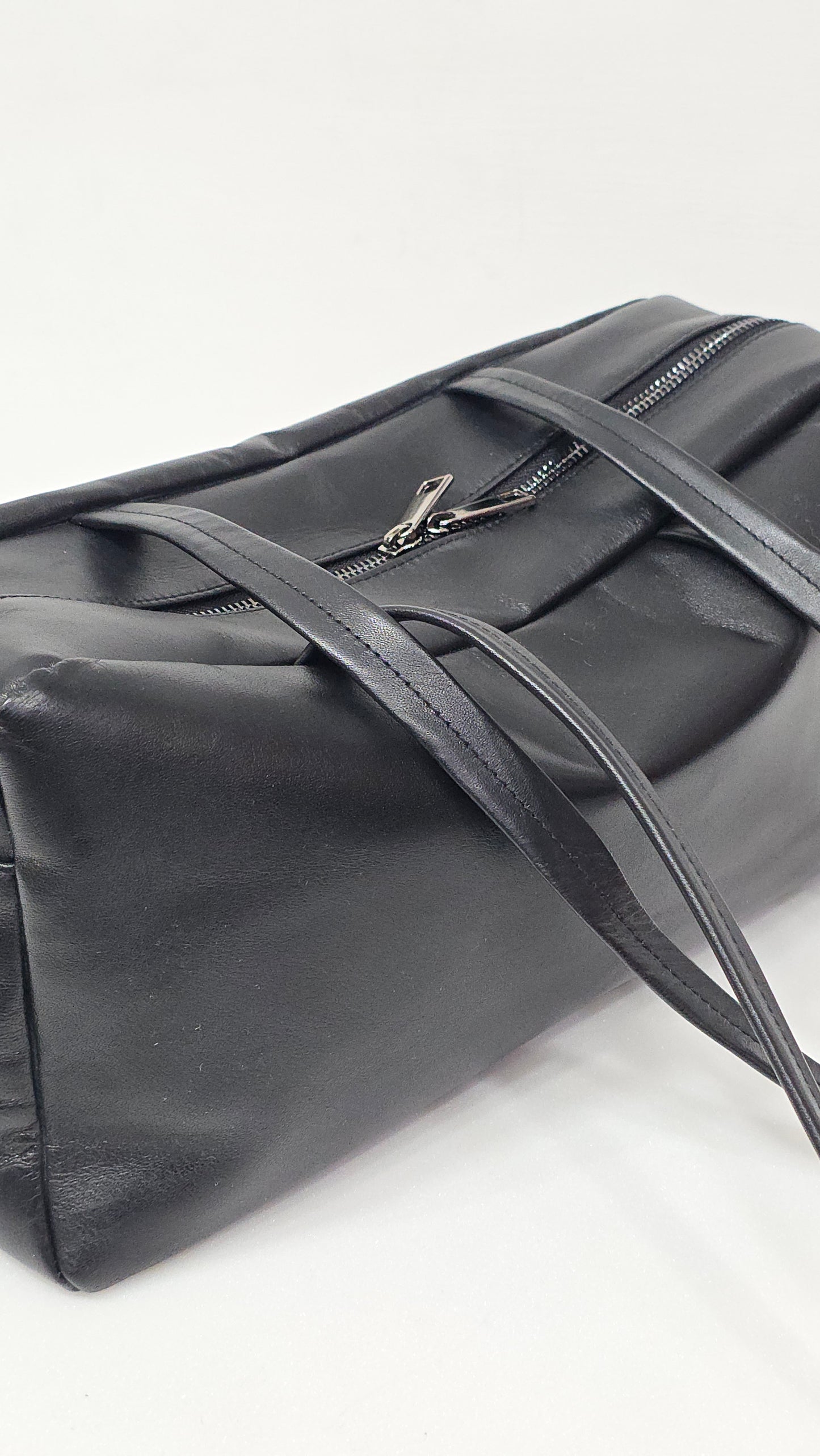 Classic Flat Boston Solid Black