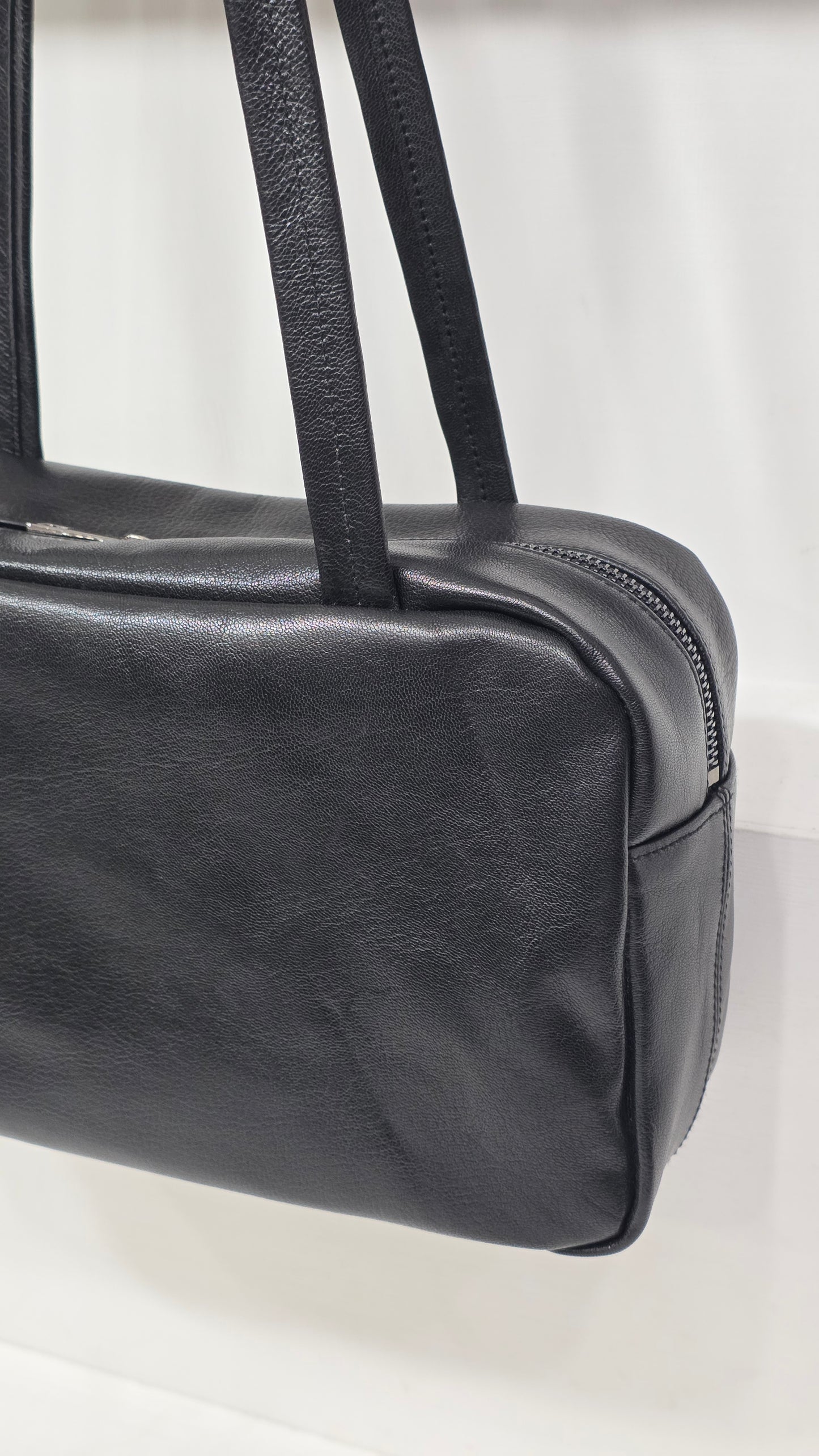 Flat Boston Mini Black