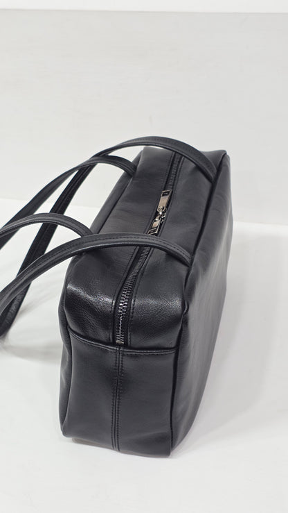 Flat Boston Mini Black