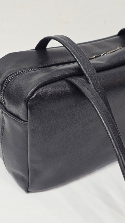Flat Boston Mini Black