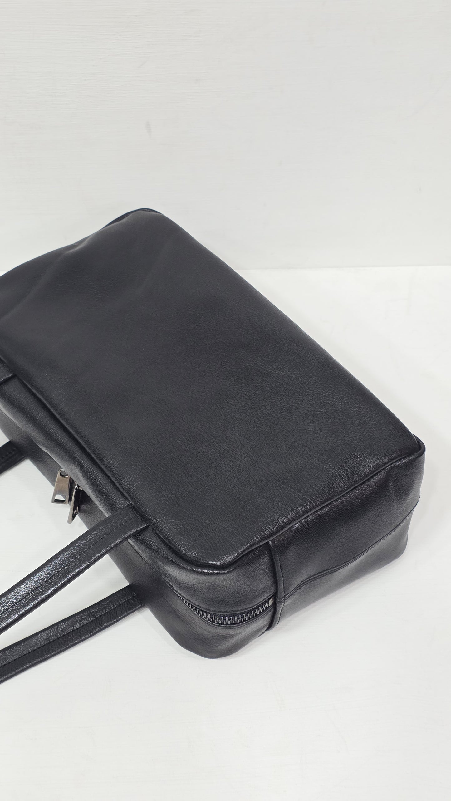 Flat Boston Mini Black