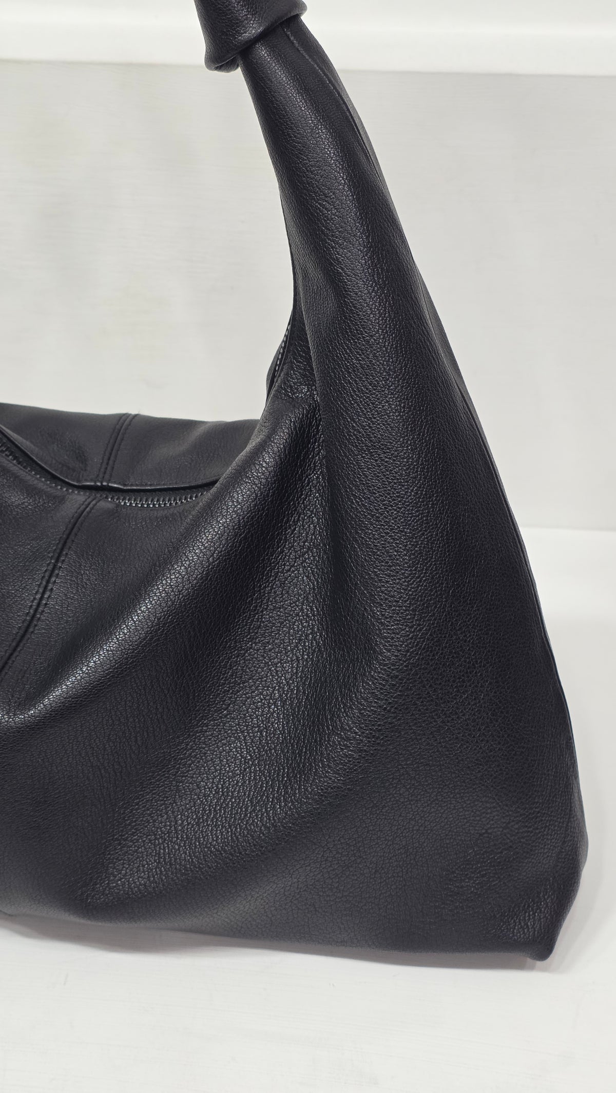 Arc Zip Black