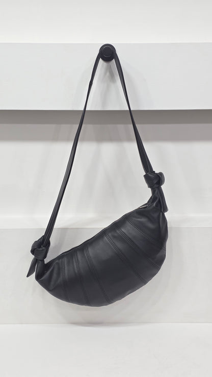 Croissant Medium Soft Black