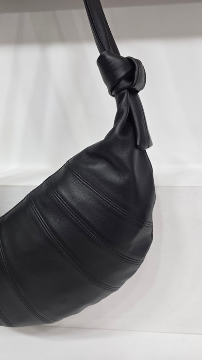 Croissant Medium Soft Black