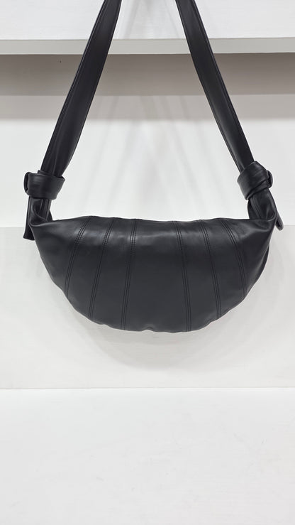 Croissant Medium Soft Black