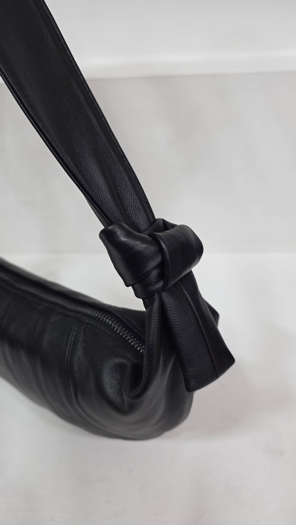 Croissant Medium Soft Black
