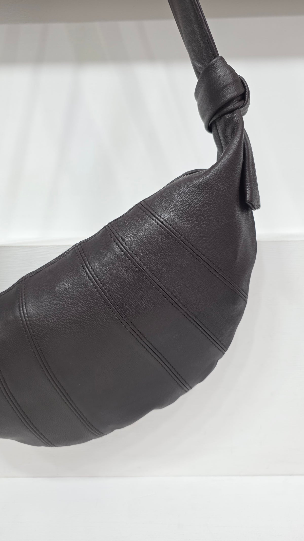 Croissant Medium Smoke Brown
