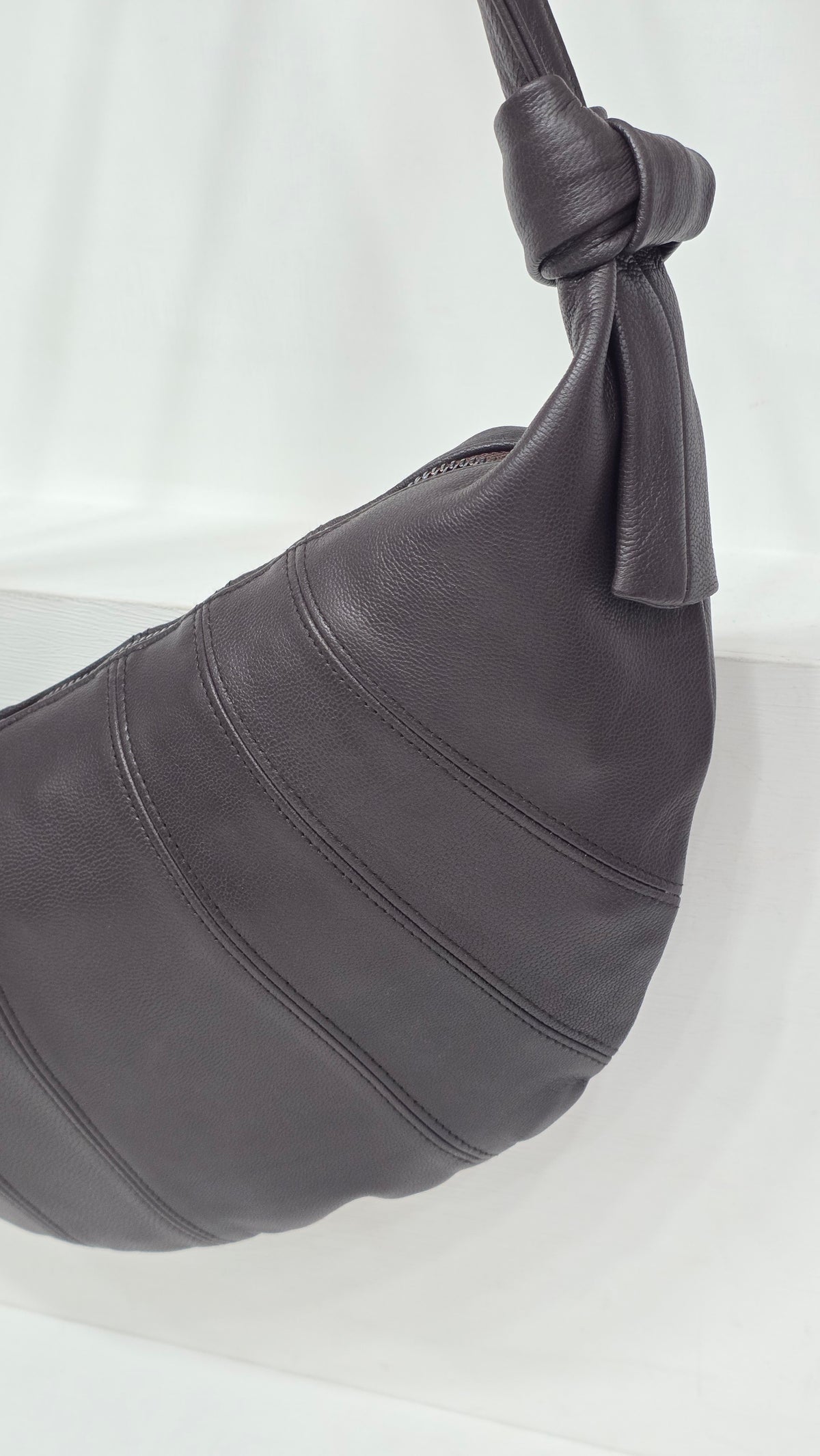 Croissant Medium Smoke Brown