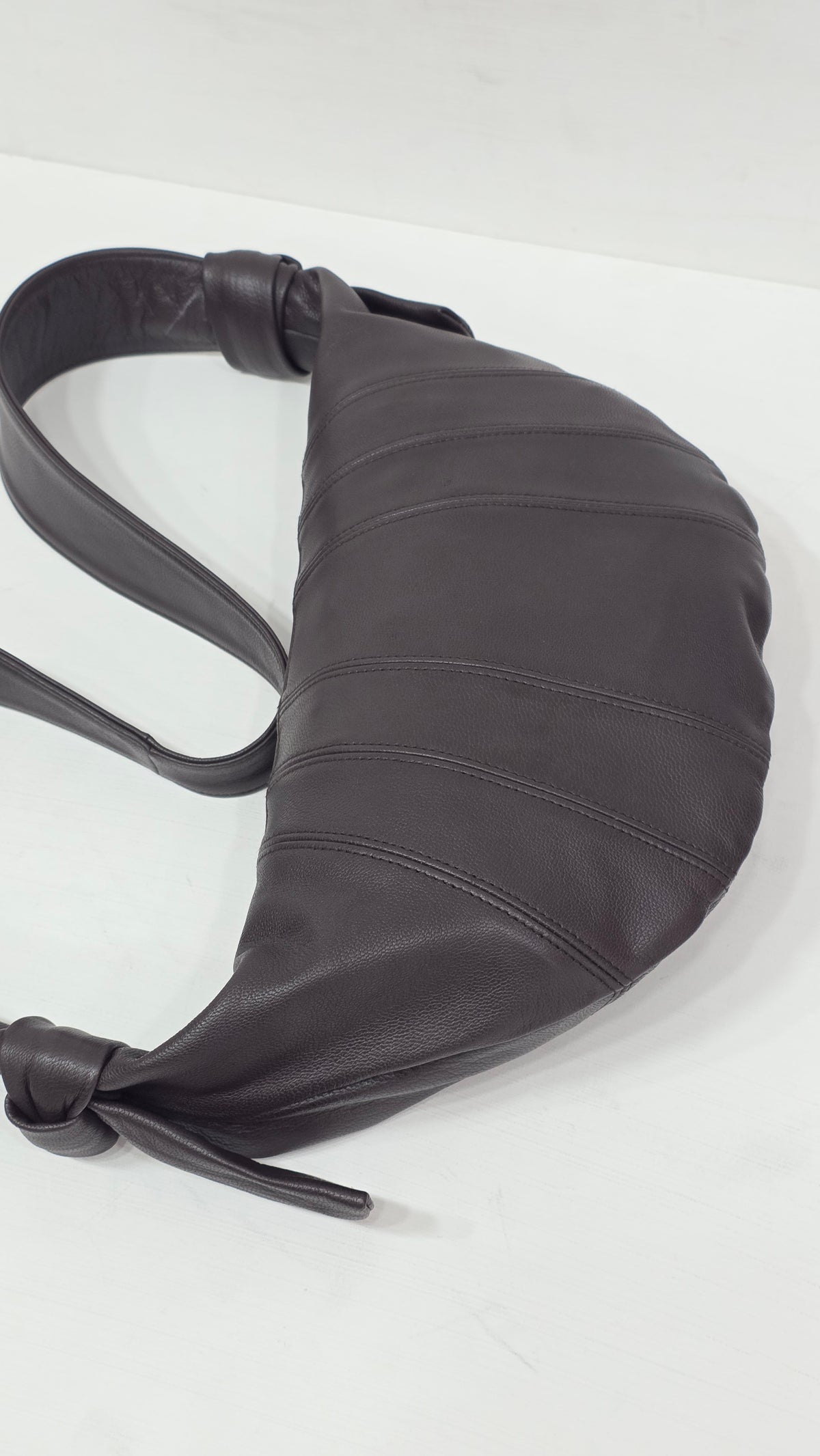 Croissant Medium Smoke Brown