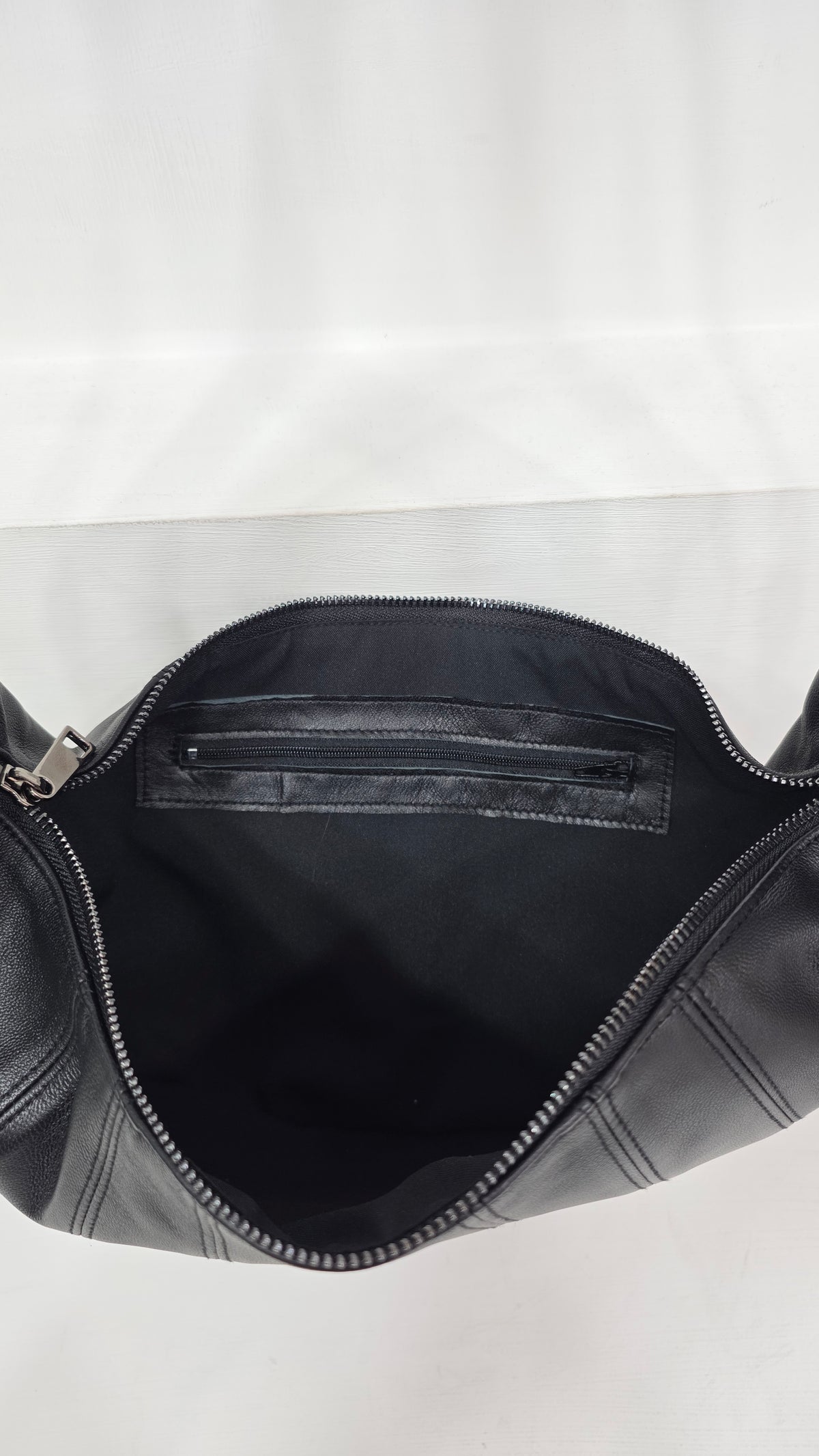 Croissant Medium Soft Black