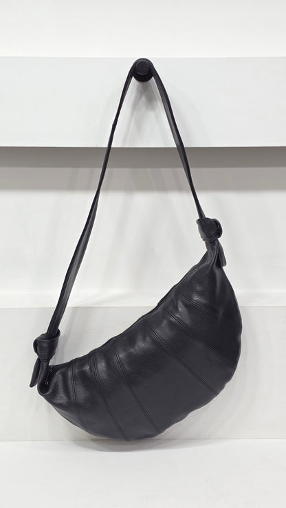Croissant Large Black