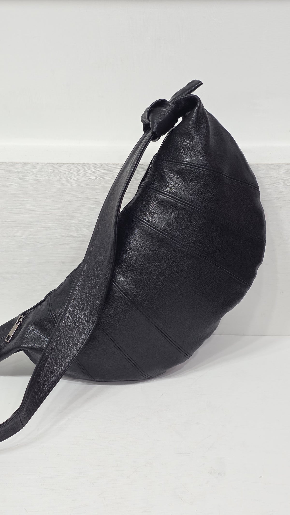 Croissant Large Black