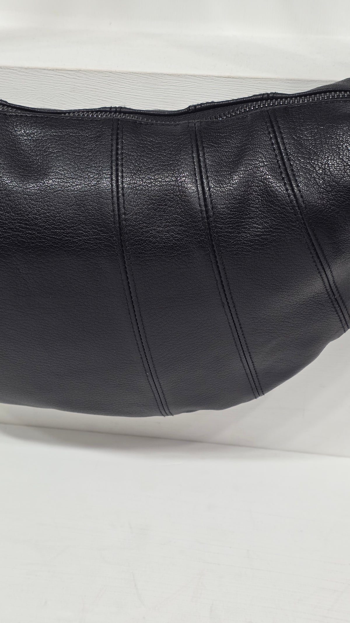 Croissant Large Black