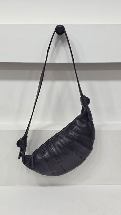Croissant Medium Black