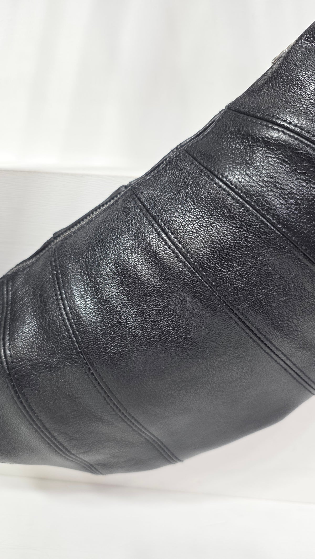 Croissant Medium Black