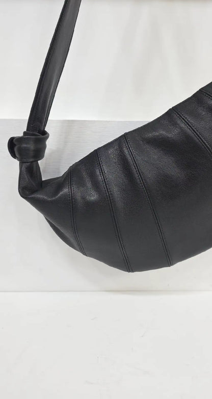 Croissant Large Black