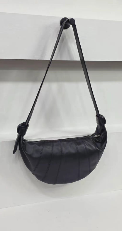 Croissant Medium Black